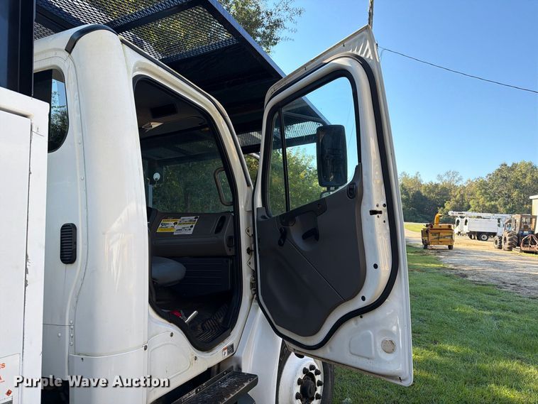 image for item DT2955 2013 Freightliner M2 forestry bucket truck