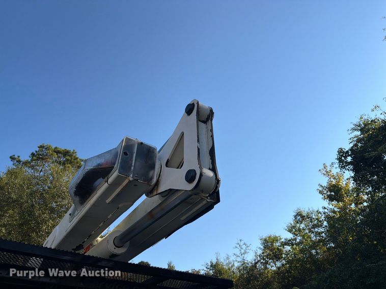 image for item DT2955 2013 Freightliner M2 forestry bucket truck
