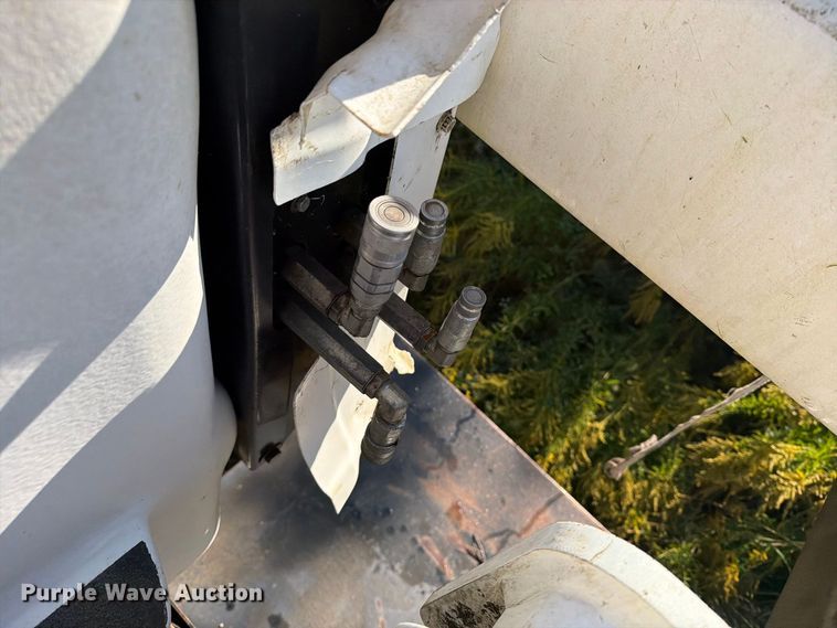 image for item DT2955 2013 Freightliner M2 forestry bucket truck