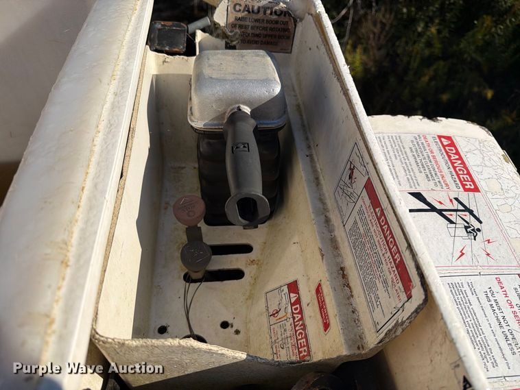 image for item DT2955 2013 Freightliner M2 forestry bucket truck