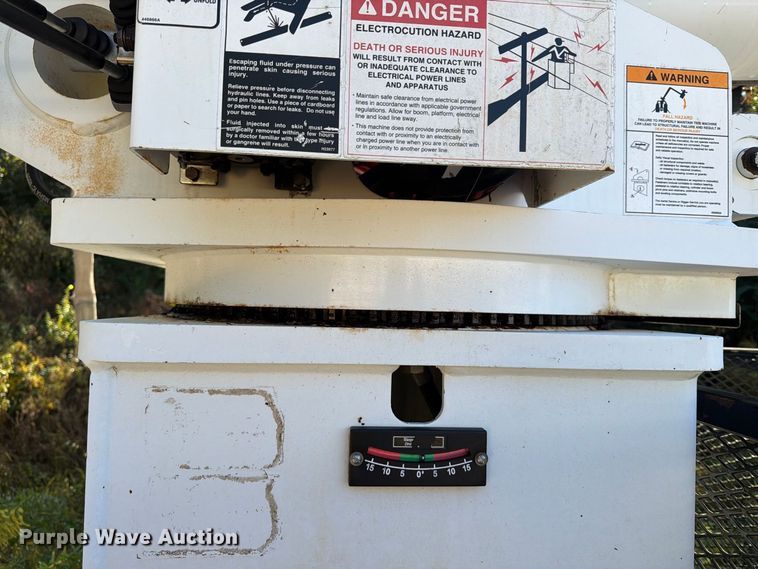 image for item DT2955 2013 Freightliner M2 forestry bucket truck
