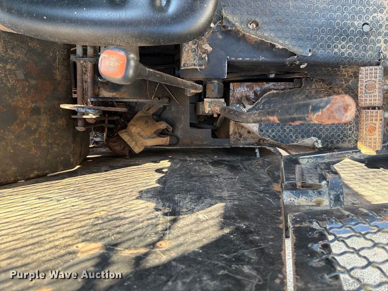 image for item DT2957 New Holland TB120 tractor