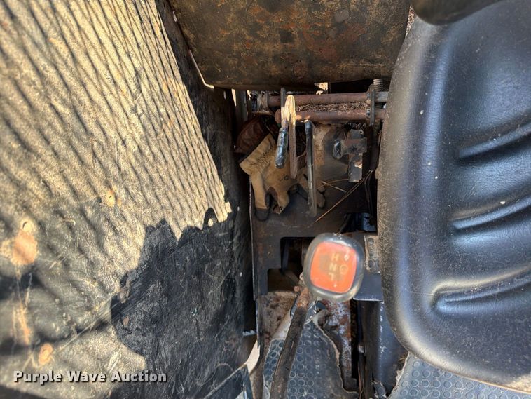 image for item DT2957 New Holland TB120 tractor