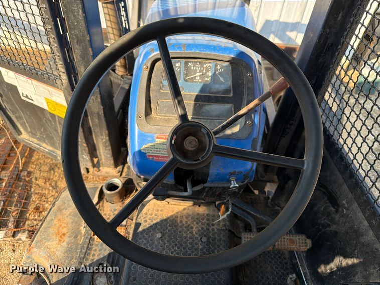 image for item DT2957 New Holland TB120 tractor