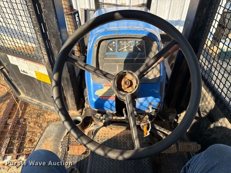 image for item DT2957 New Holland TB120 tractor