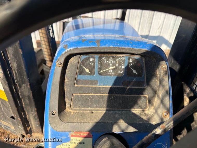 image for item DT2957 New Holland TB120 tractor