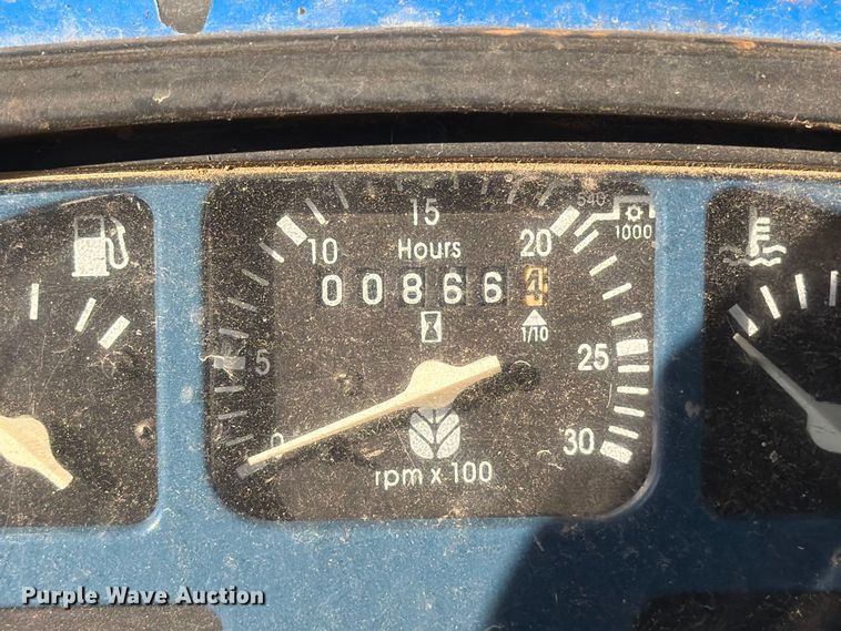 image for item DT2957 New Holland TB120 tractor
