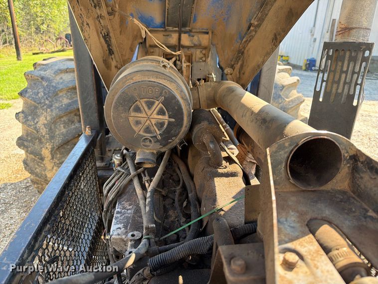 image for item DT2957 New Holland TB120 tractor