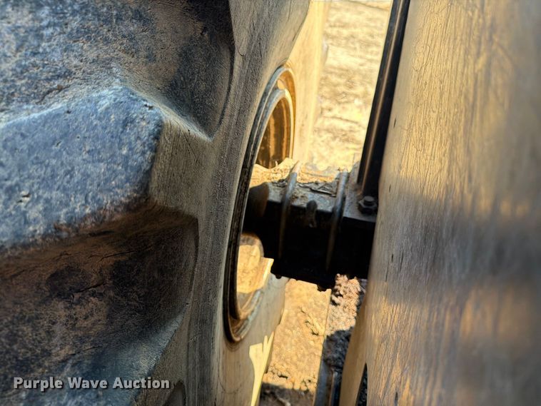 image for item DT2957 New Holland TB120 tractor