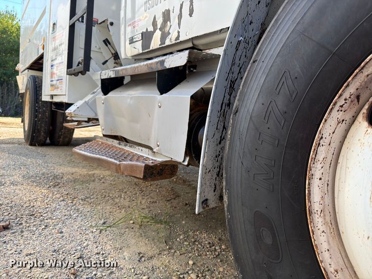 image for item DT2959 2012 Freightliner M2 bucket truck