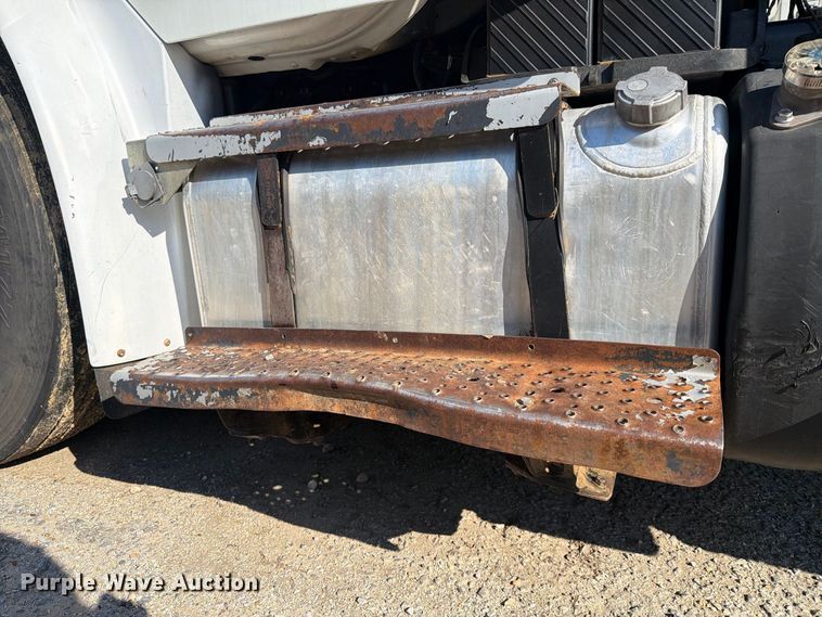 image for item DT2959 2012 Freightliner M2 bucket truck