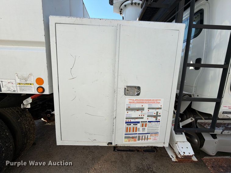 image for item DT2959 2012 Freightliner M2 bucket truck