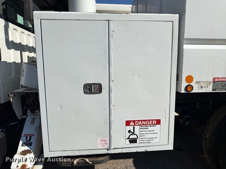image for item DT2959 2012 Freightliner M2 bucket truck
