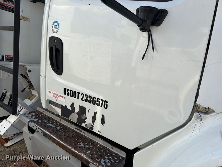 image for item DT2959 2012 Freightliner M2 bucket truck