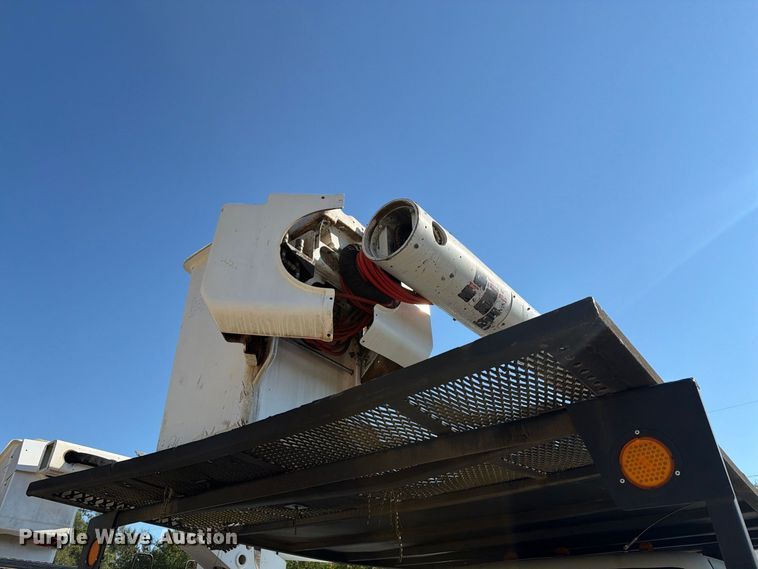 image for item DT2959 2012 Freightliner M2 bucket truck
