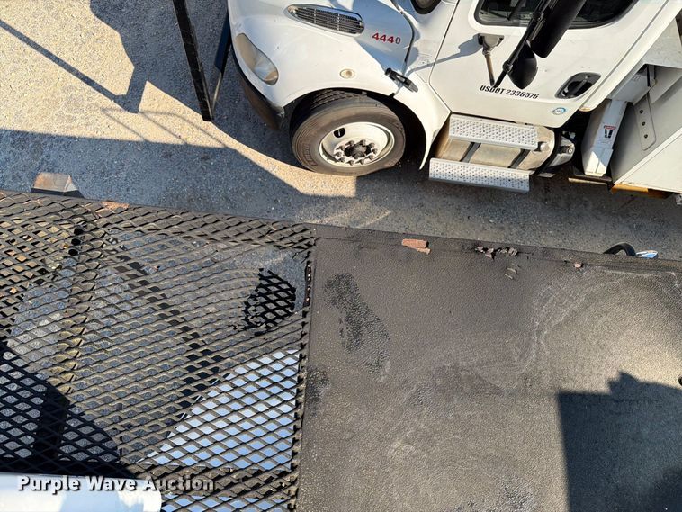 image for item DT2959 2012 Freightliner M2 bucket truck