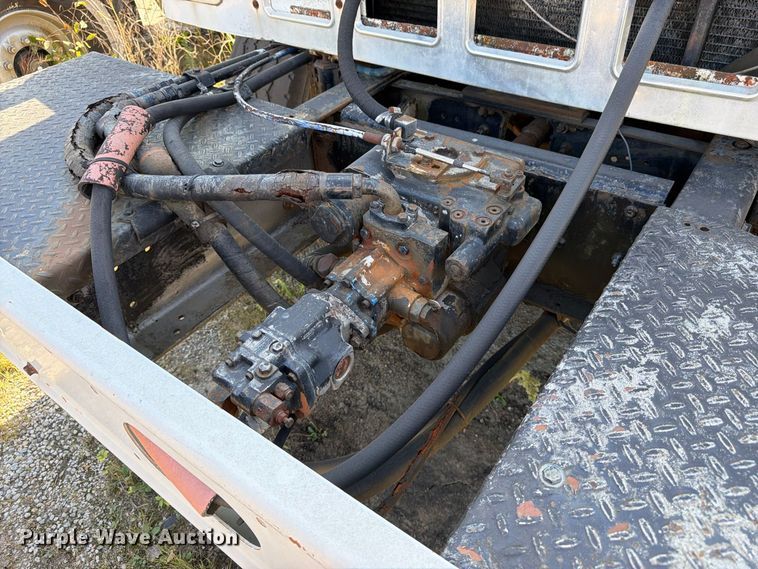 image for item DT3054 1985 International F-2574 ready mix truck