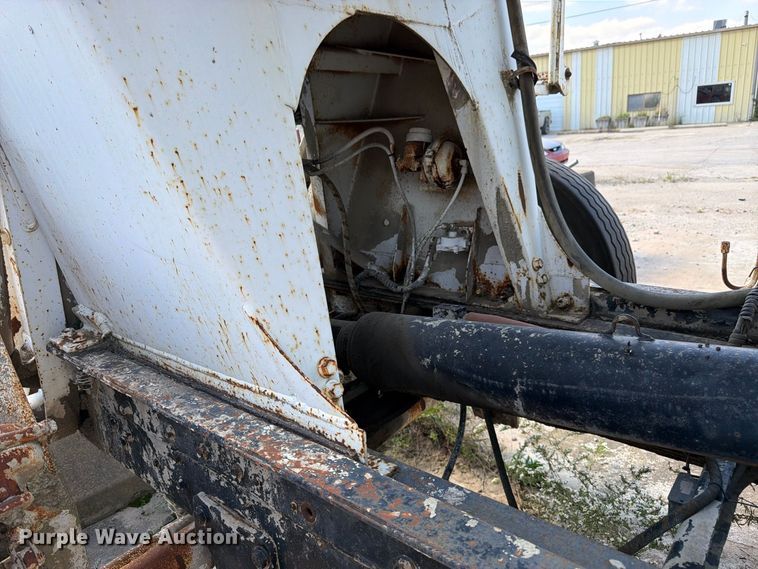 image for item DT3054 1985 International F-2574 ready mix truck