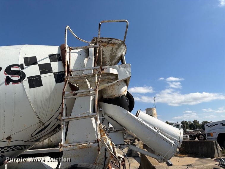 image for item DT3054 1985 International F-2574 ready mix truck
