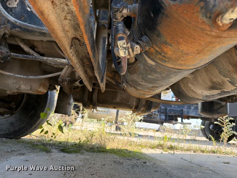 image for item DT3054 1985 International F-2574 ready mix truck