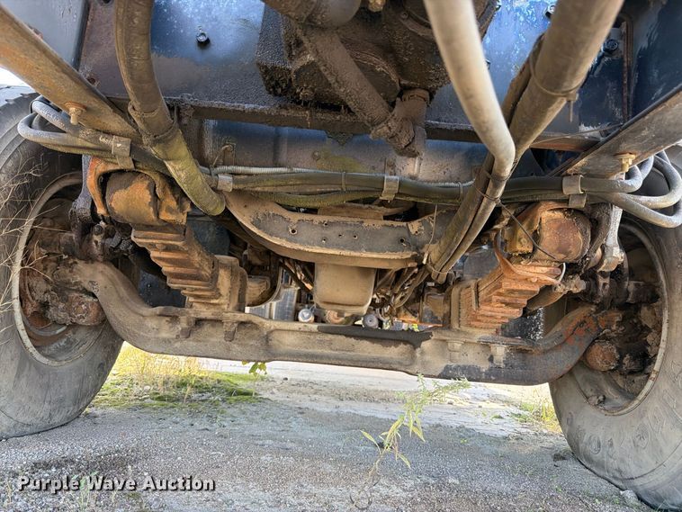 image for item DT3054 1985 International F-2574 ready mix truck