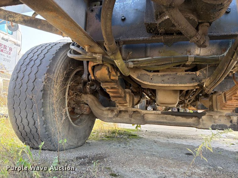 image for item DT3054 1985 International F-2574 ready mix truck