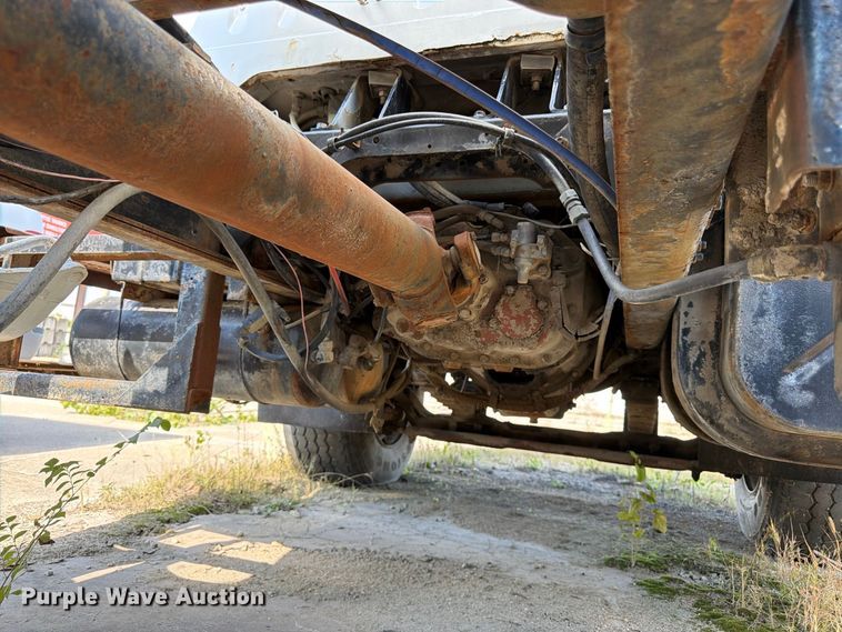 image for item DT3054 1985 International F-2574 ready mix truck