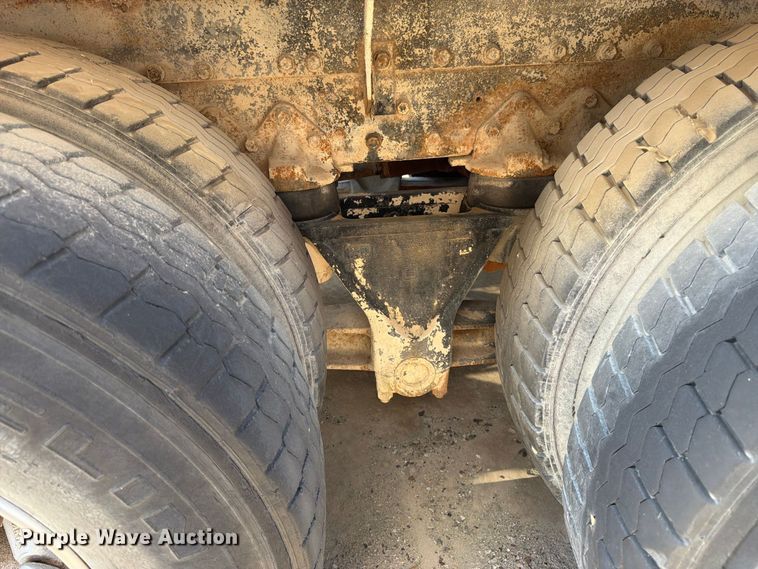 image for item DT3054 1985 International F-2574 ready mix truck