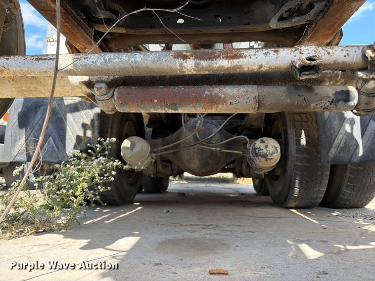 image for item DT3054 1985 International F-2574 ready mix truck