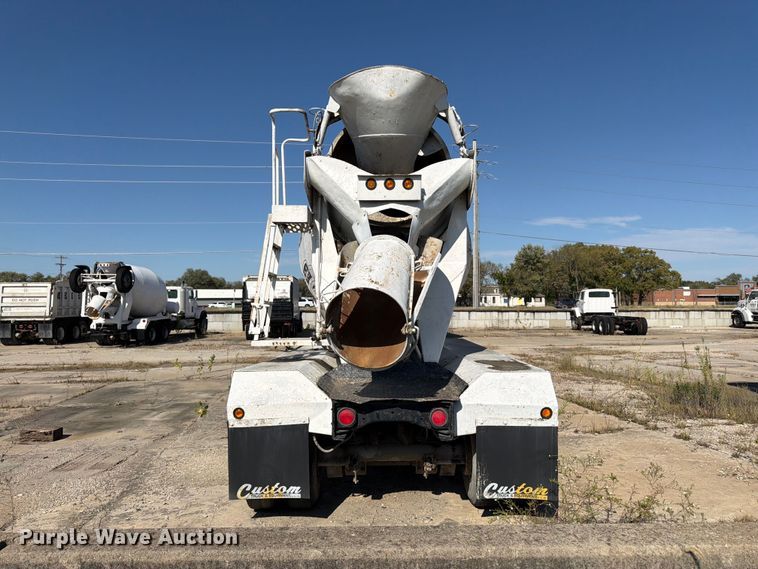 image for item DT3055 1997 Ford LT9000 ready mix truck