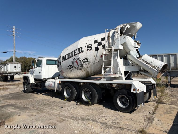 image for item DT3055 1997 Ford LT9000 ready mix truck