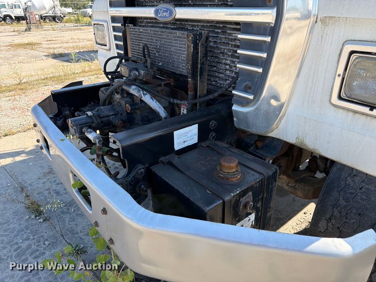 image for item DT3055 1997 Ford LT9000 ready mix truck