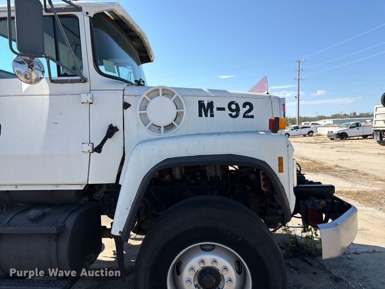 image for item DT3055 1997 Ford LT9000 ready mix truck