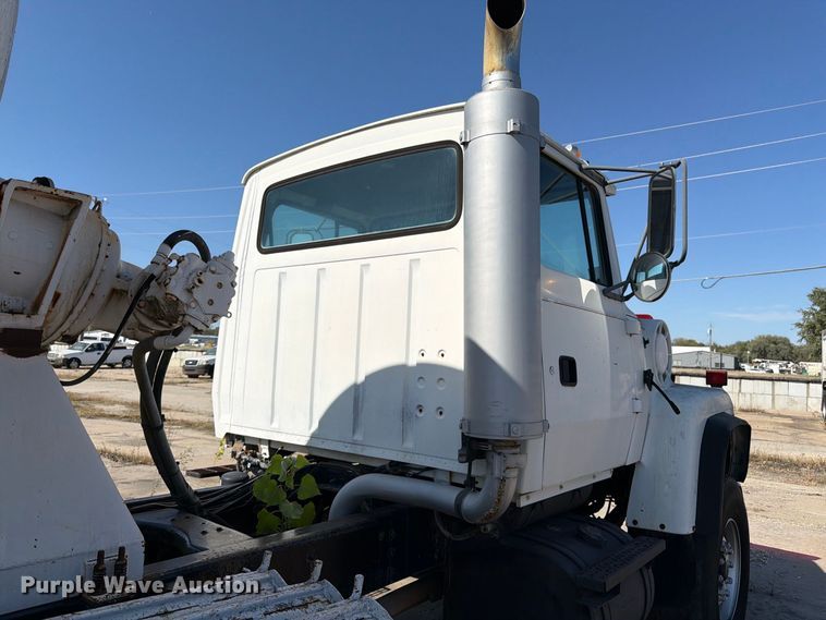 image for item DT3055 1997 Ford LT9000 ready mix truck
