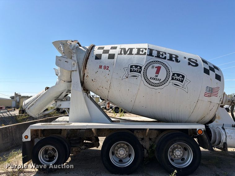 image for item DT3055 1997 Ford LT9000 ready mix truck