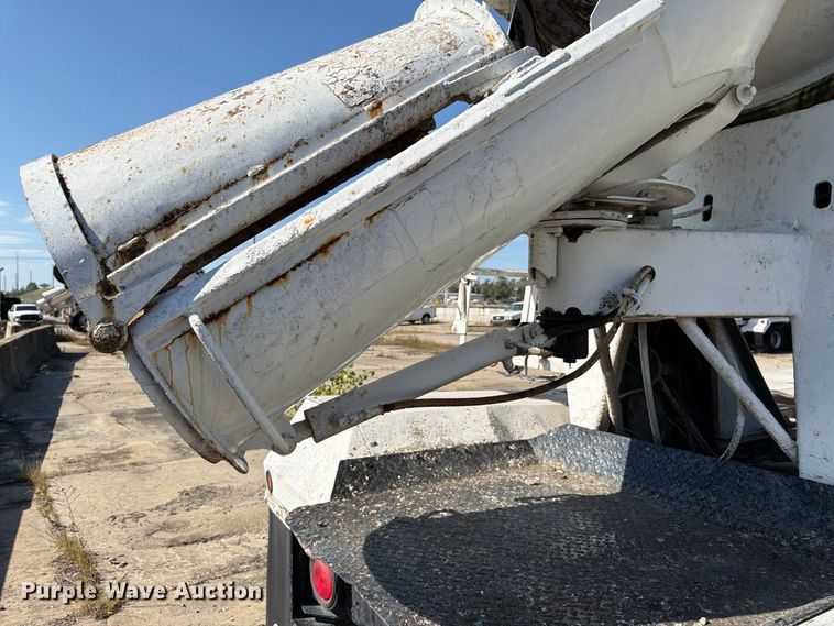 image for item DT3055 1997 Ford LT9000 ready mix truck