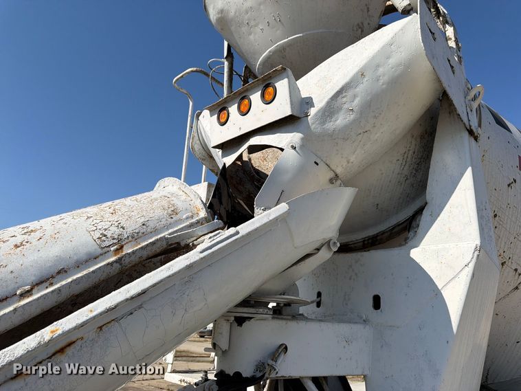 image for item DT3055 1997 Ford LT9000 ready mix truck