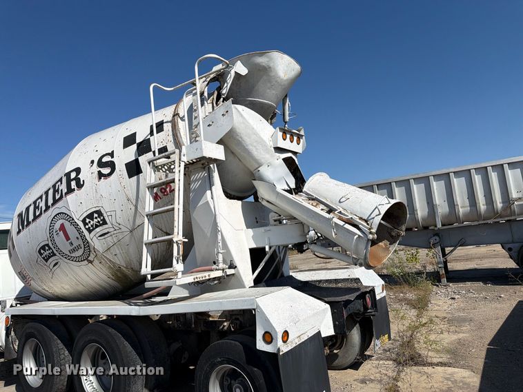 image for item DT3055 1997 Ford LT9000 ready mix truck