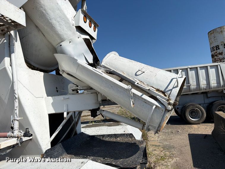 image for item DT3055 1997 Ford LT9000 ready mix truck