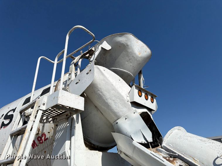 image for item DT3055 1997 Ford LT9000 ready mix truck