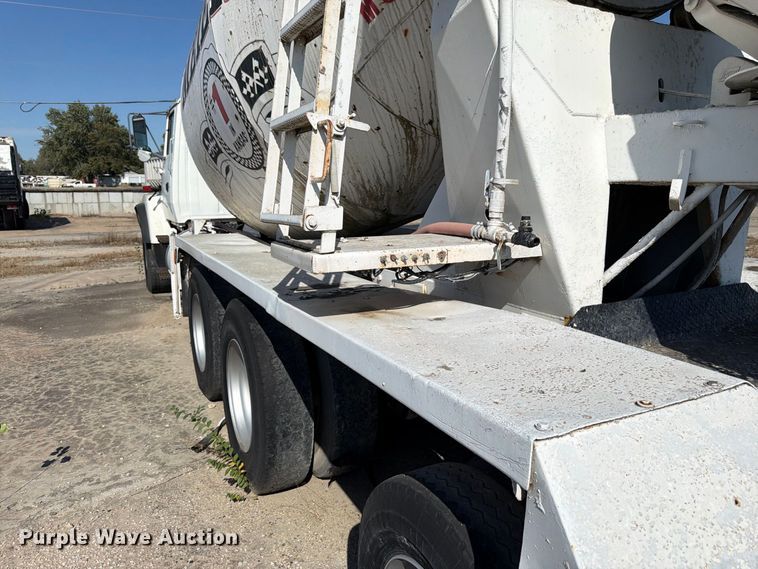 image for item DT3055 1997 Ford LT9000 ready mix truck