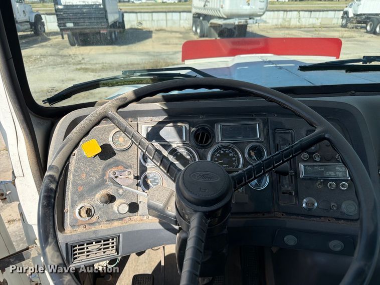image for item DT3055 1997 Ford LT9000 ready mix truck
