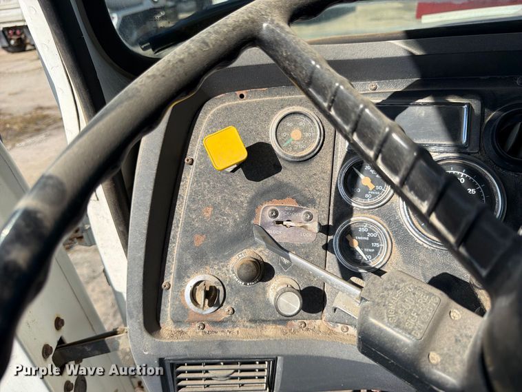 image for item DT3055 1997 Ford LT9000 ready mix truck