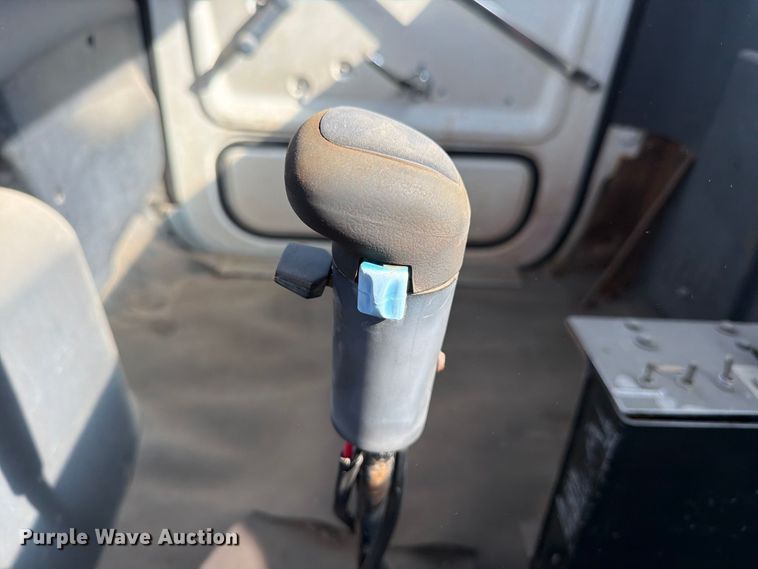 image for item DT3055 1997 Ford LT9000 ready mix truck