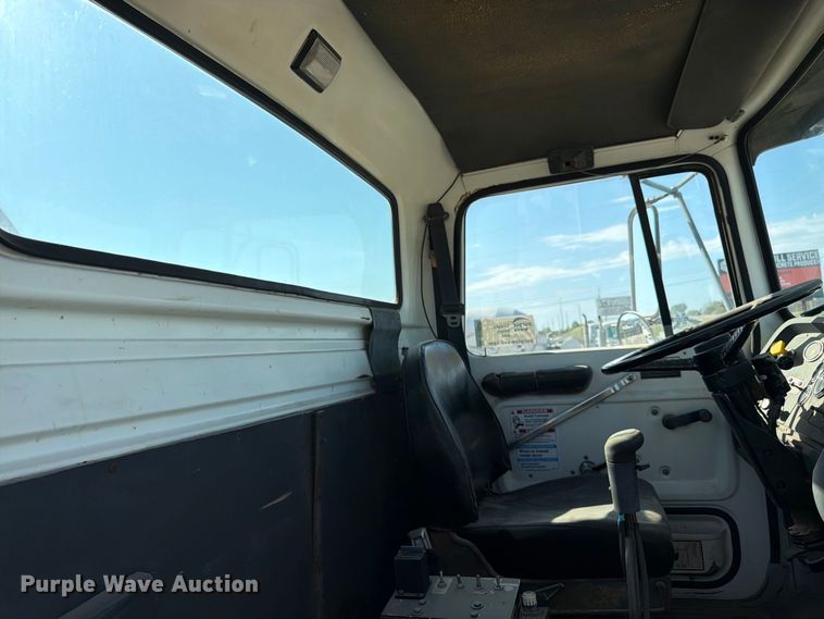 image for item DT3055 1997 Ford LT9000 ready mix truck