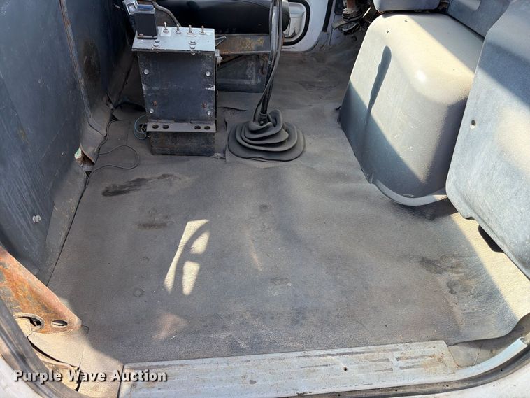 image for item DT3055 1997 Ford LT9000 ready mix truck