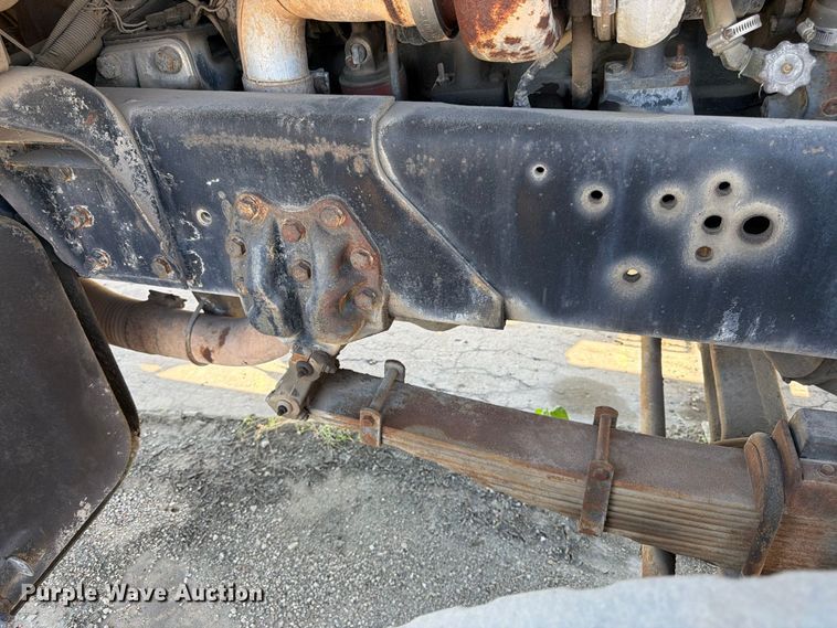 image for item DT3055 1997 Ford LT9000 ready mix truck