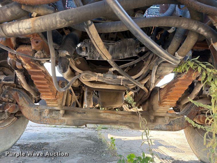 image for item DT3055 1997 Ford LT9000 ready mix truck