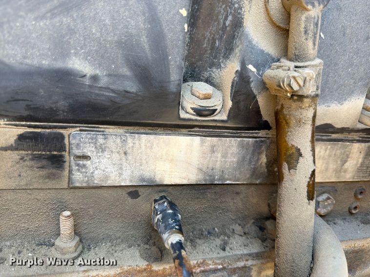 image for item DT3055 1997 Ford LT9000 ready mix truck