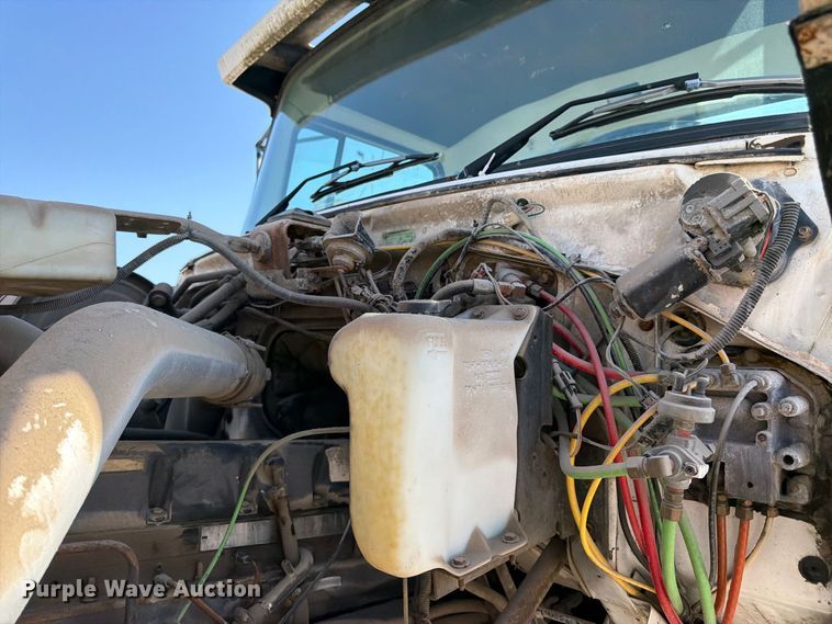image for item DT3055 1997 Ford LT9000 ready mix truck